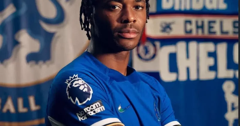 Yıldız futbolcu ailesiyle birlikteyken evinde saldırıya uğradı