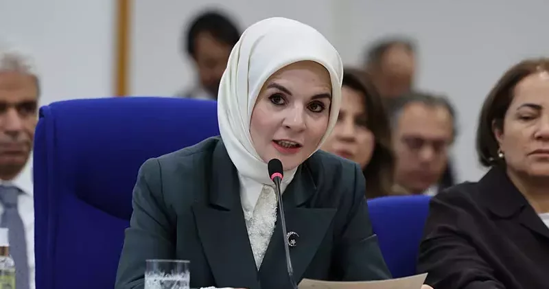 Bakan Göktaş: Sosyal medyada yaş sınırı düzenlemesi üzerinde çalışıyoruz