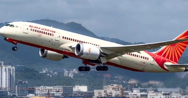 Hindistan uçağında bomba paniği! Apar topar iniş yaptı