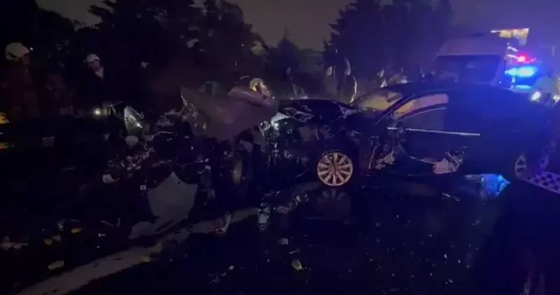 Ataşehir’de 5 aracın karıştığı zincirleme kaza: 2’si ağır 6 yaralı