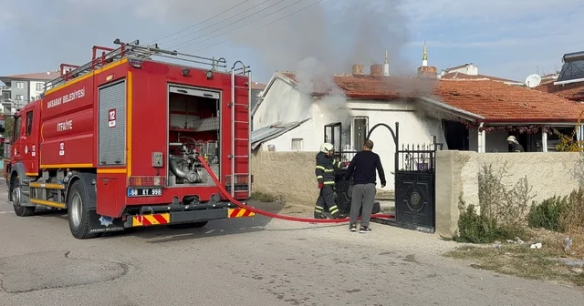 Annesinin evini ateşe verip kaçtı Aksaray Haberleri