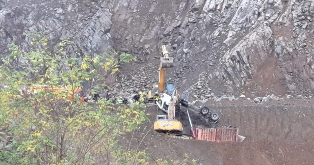 Ordu da maden ocağında devrilen kamyonun sürücü hayatını kaybetti Ordu Haberleri