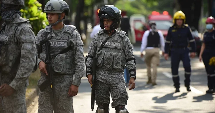 Kolombiya da terör operasyonu: 25 kişi ölü ele geçirildi