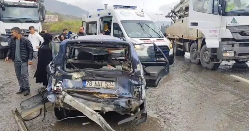 Karabük te Otomobil ile kamyon çarpıştı: 1 i çocuk 5 yaralı Sözcü Gazetesi