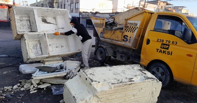 Akdeniz in sokakları mobilya ve hurda atıklardan arındırılıyor Mersin Haberleri