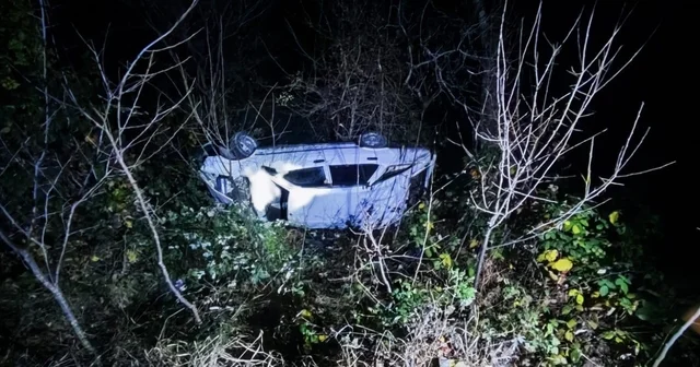 Artvin de otomobil uçuruma yuvarlandı: 4 yaralı Artvin Haberleri
