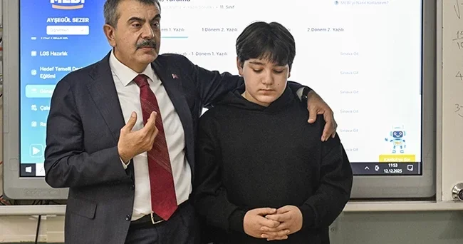 Milli Eğitim Bakanı Tekin, ortaokul öğrencisinin vaadini gerçekleştirdi