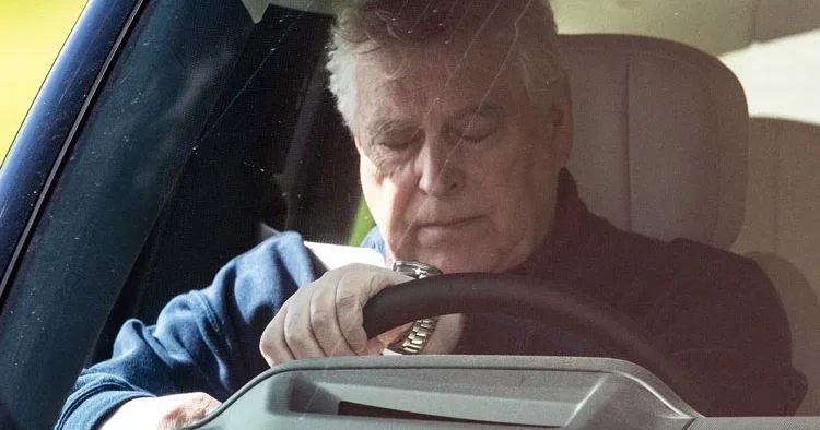 Bu kara lekeden kurtulmak kolay değil... Resmi göreve gidip beş yıldızdı otelde kaldı... Sadece dört günde 40 hayat kadınını ağırladı!