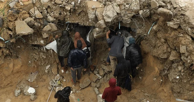 Gazze de etkili olan fırtına nedeniyle hayatını kaybedenlerin sayısı 14 e yükseldi