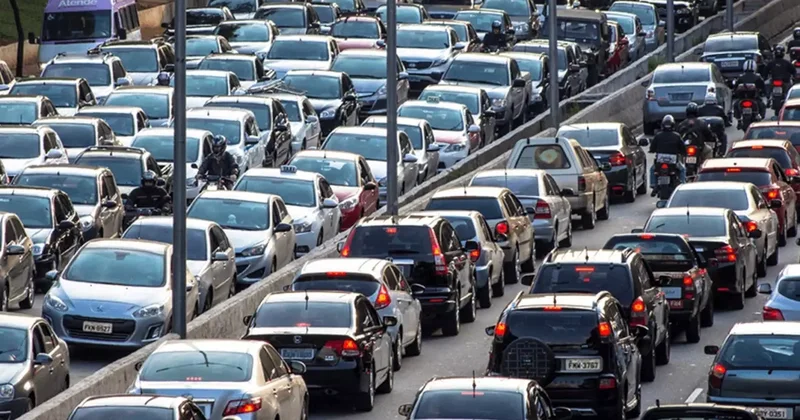 Ünlü tasarımcıdan dikkat çeken sözler! Bu otomobili alan pişman oluyor