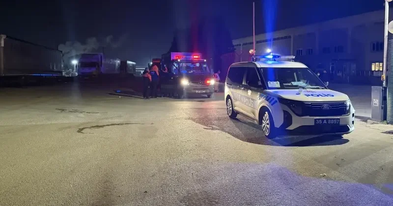 İzmir de tırdaki kimyasal madde sızıntısından etkilenen beş kişi hastaneye kaldırıldı İzmir Haberleri