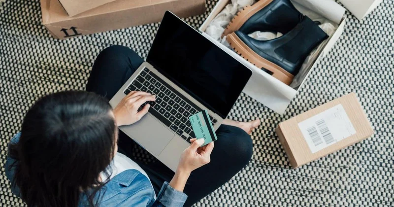 AB, e ticarette dışarından gelen küçük paketlerden 3 avro vergi alacak