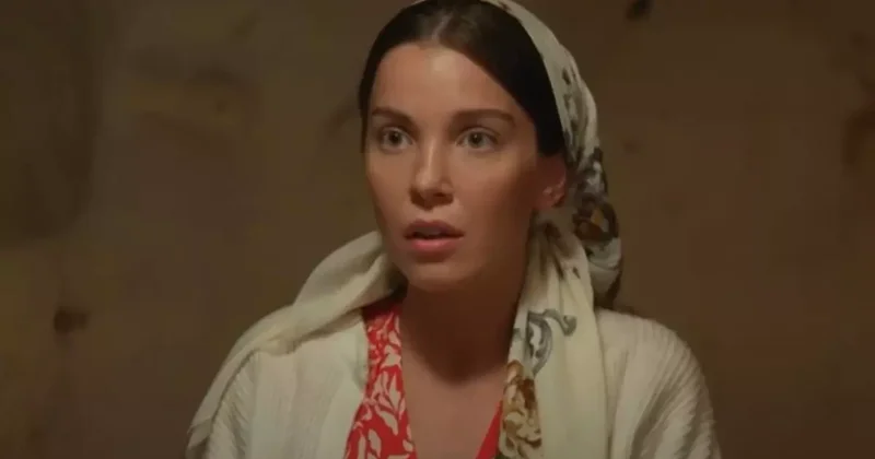 Uzak Şehir Dizisinin Pakize si Yaren Güldiken, Cesur Pozlarıyla Gündemde