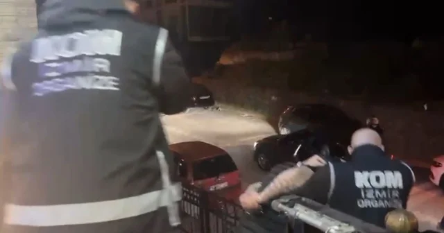 İzmir de galeriye patlayıcı maddeyle saldırıya 5 gözaltı İzmir Haberleri