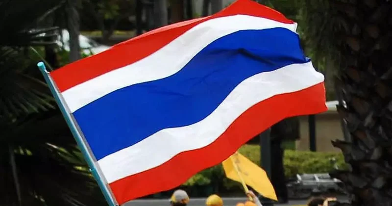 Tayland da Başbakan, Meclis feshetti