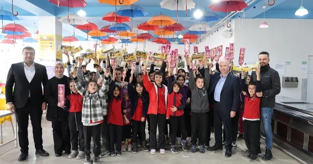 Sağlıkçılar, yatılı bölge okulu öğrencilerinin gönlüne dokundu Adana Haberleri