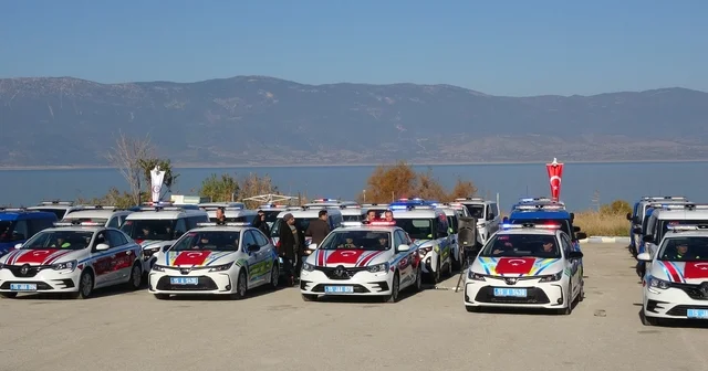 Burdur da güvenlik güçlerine 56 yeni araç teslim edildi Burdur Haberleri