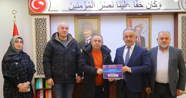 Ortaokulda Filistin yararına düzenlenen hayır çarşısında 146 bin lira toplandı Bayburt Haberleri