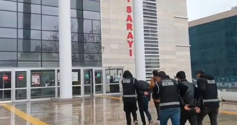 Düzenek kurup ehliyet sınavında kopya çeken kişilere suçüstü!