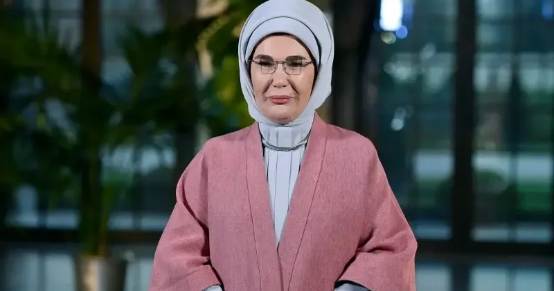 Emine Erdoğan Sierra Leone deki kadın ve kız çocuklarına ilişkin programa video mesaj gönderdi Politika Haberleri