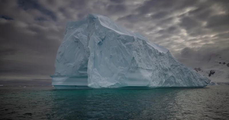 Araştırma: Antarktika da 13 yılda su seviyelerini tehdit eden 362 buzul depremi oldu