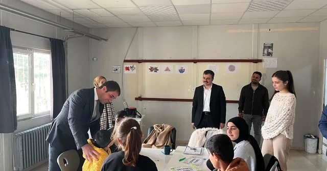 Dicle Kaymakamı Mustafa Atış özel gereksinimli öğrencilerle buluştu Diyarbakır Haberleri