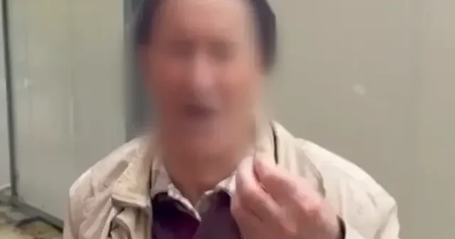 Dilenci zabıtanın el koyduğu paraları almak için geri döndü: Kiracıyım paramı geri verin VİDEO İZLE