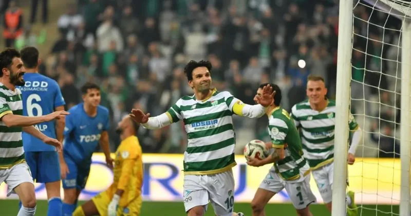 Efsane takım 30 bin taraftarının önünde coştu! Rakibine gol yağdırdılar