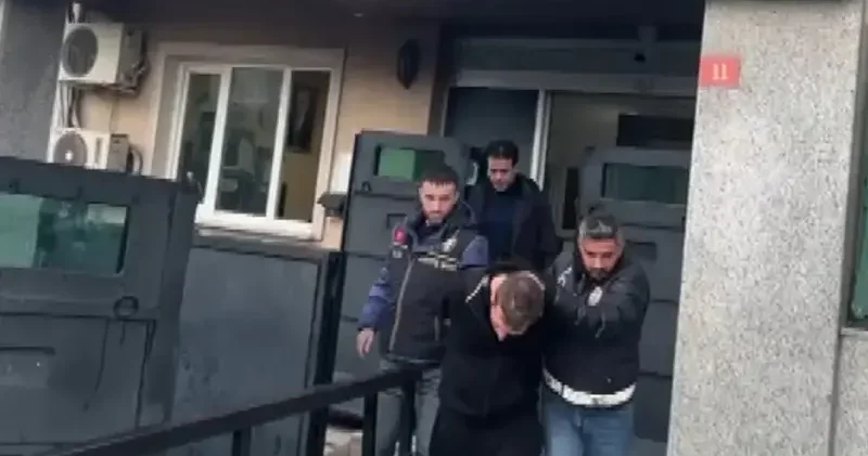 İstanbul da aralarında 23 suç kaydı bulunan şüphelininde bulunduğu 3 kişi yakalandı