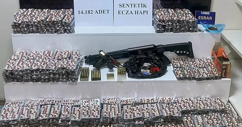 Ev ile iş yerinden 14 bin uyuşturucu hap çıktı, Kullanmak için satın aldım dedi