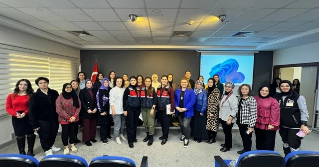 Sakarya da jandarma ekipleri, kadına şiddet ve uyuşturucuyla mücadele eğitimi verdi Sakarya Haberleri