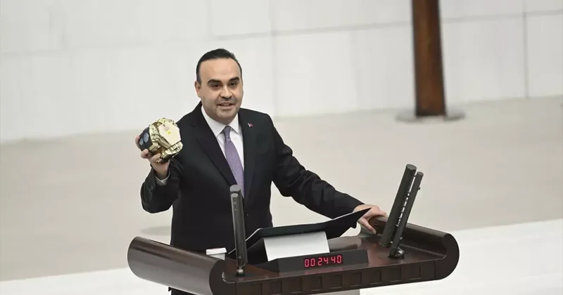 Bakan Kacır milli sensör MİHAL i meclis kürsüsünden tanıttı