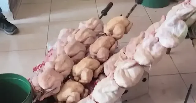 Dönercide gıda skandalı: Denetlemeye gelen zabıta bile dükkanda duramadı VİDEO İZLE