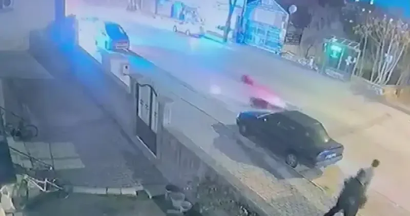 Çocuğa çarpan motosiklet sürücüsü kaçtı Konya Haberleri
