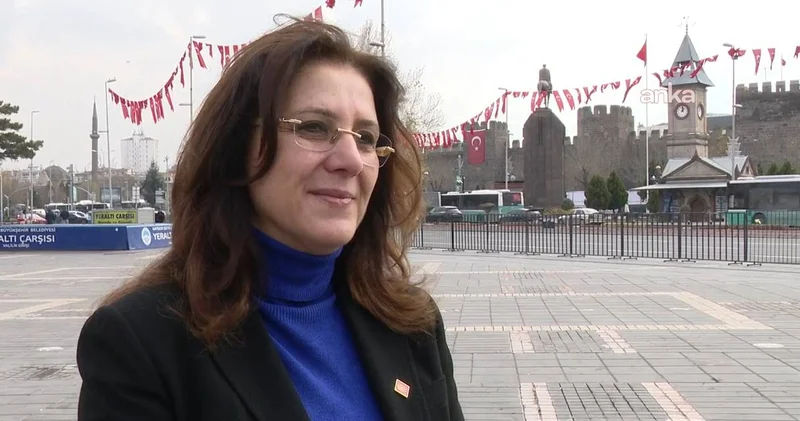 CHP nin Kayseri mitingi öncesi asılan afişler toplatıldı: İl Başkanı Özer den tepki