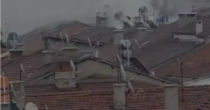 Elazığ’da metruk binada yangın