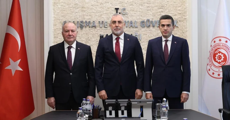 Bakan Işıkhan: Çalışanlarımızın gelirlerini koruyacak bir çalışma yürüteceğiz