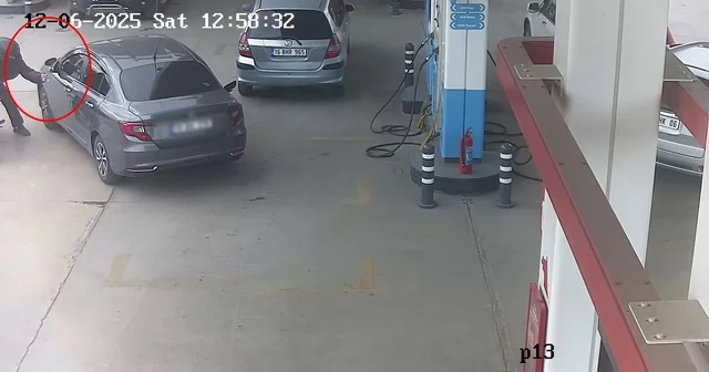 Kendisini uyaran sürücünün otomobilinin aynasını kırdı Bursa Haberleri