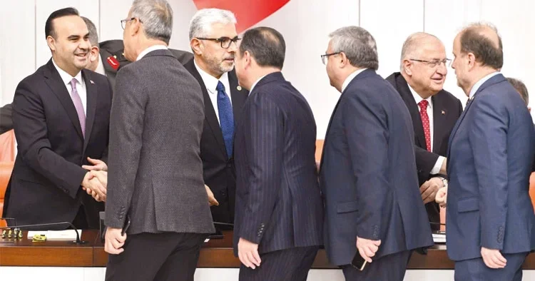 Bakan Kacır: Uzay limanı inşaa ediyoruz