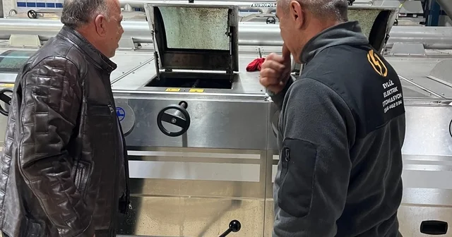 Başkan Özel, zeytin sezonunda üreticilerle yağ sıkım tesisinde buluştu Aydın Haberleri