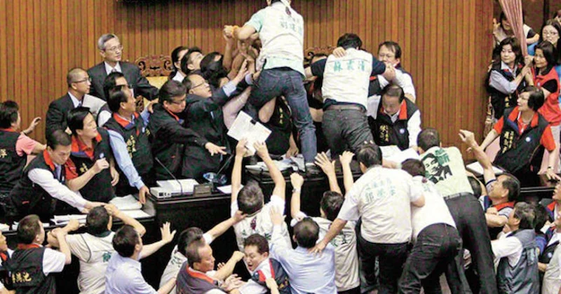 Tayland da 16. kez meclis feshedi Sözcü Gazetesi