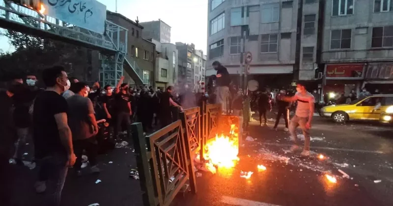 Fransa, Tahran daki diplomatik personelini azaltıyor: Güvenlik kaygıları öne çıktı