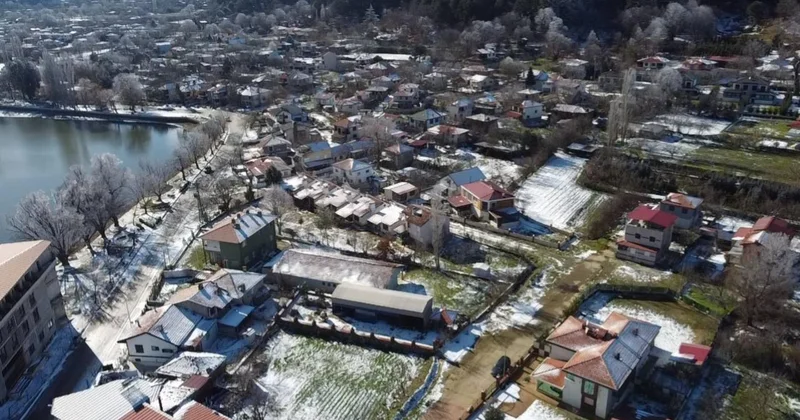 İzmir in yüksek kesimlerine kar yağdı