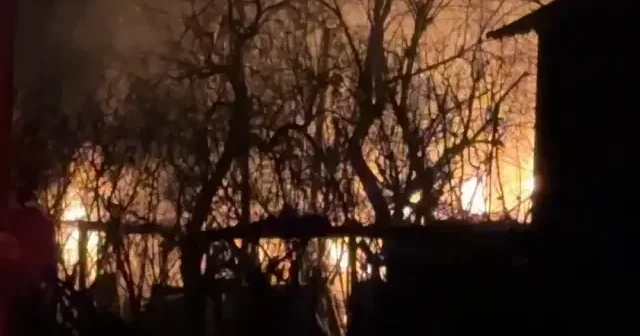 Düzce’de bir evin ardiye kısmında yangın çıktı VİDEO İZLE