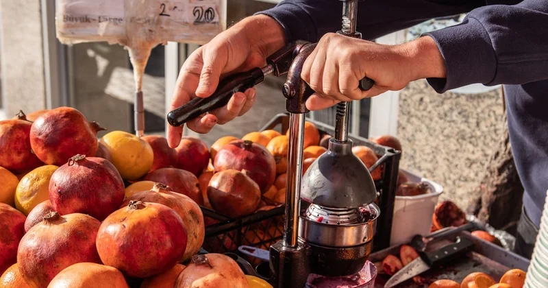 İstanbul da herkes portakal ve nar suyu içmeye başladı Sözcü Gazetesi