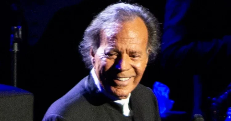 Dokuz çocuklu ünlü şarkıcıya taciz suçlaması