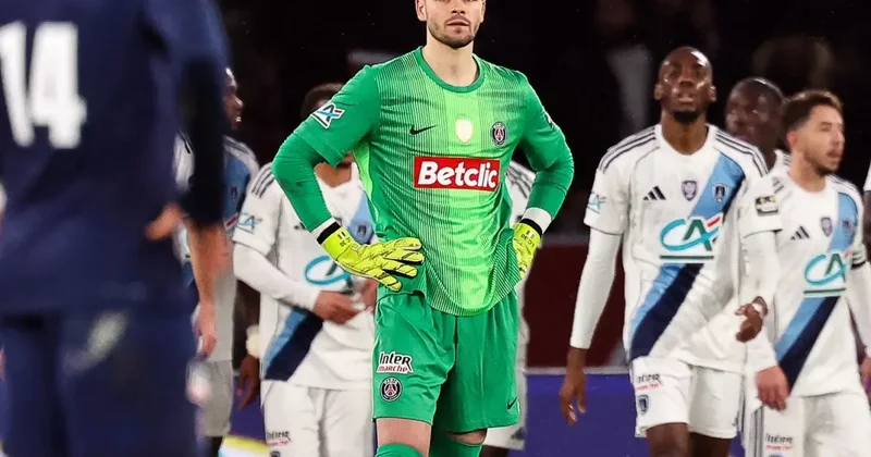 PSG ye Fransa Kupası nda büyük şok! 12 yıl sonra kabusu yaşadılar