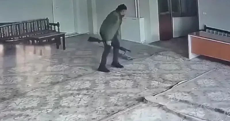 Husumetlisinin silahlı saldırısında hayatını kaybetmişti: O anlar güvenlik kamerasına yansıdı Hayat Haberleri