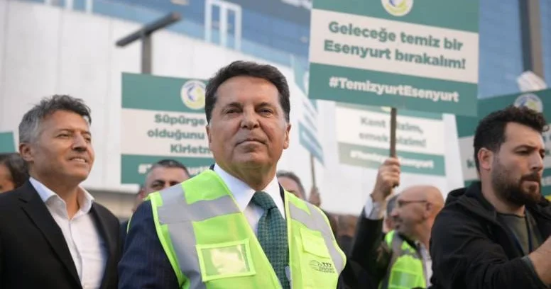 Ahmet Özer deprem yardımı iddialarına yanıt verdi: Halkımızın vicdanı kara iftiralarınızdan büyük