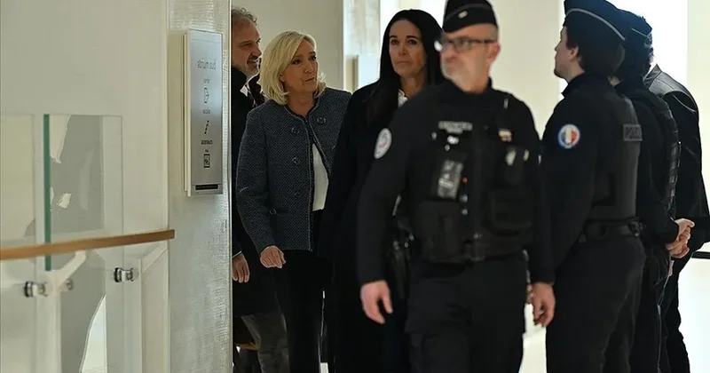 Cumhurbaşkanlığı adaylığını belirleyecek: Fransa da Le Pen in temyiz davası başlıyor